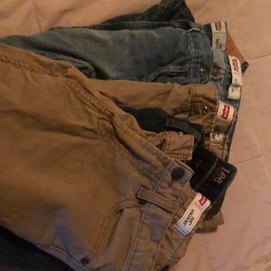 5 pair of Levi’s jeans